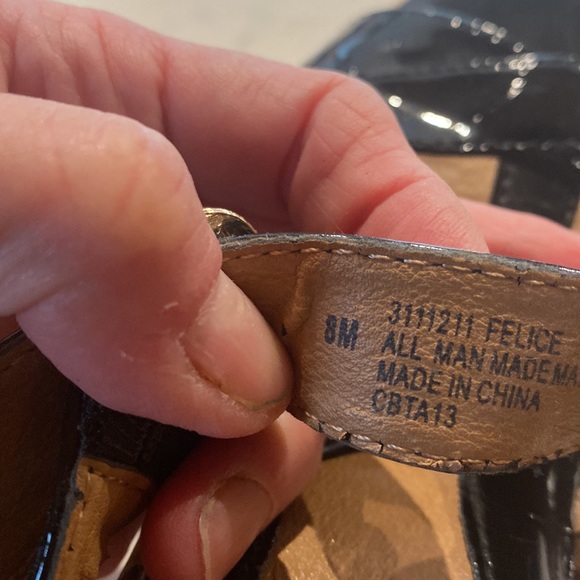 Black patent leather sandals/ wedges by Euro Sofft. Size 8 - Picture 9 of 9